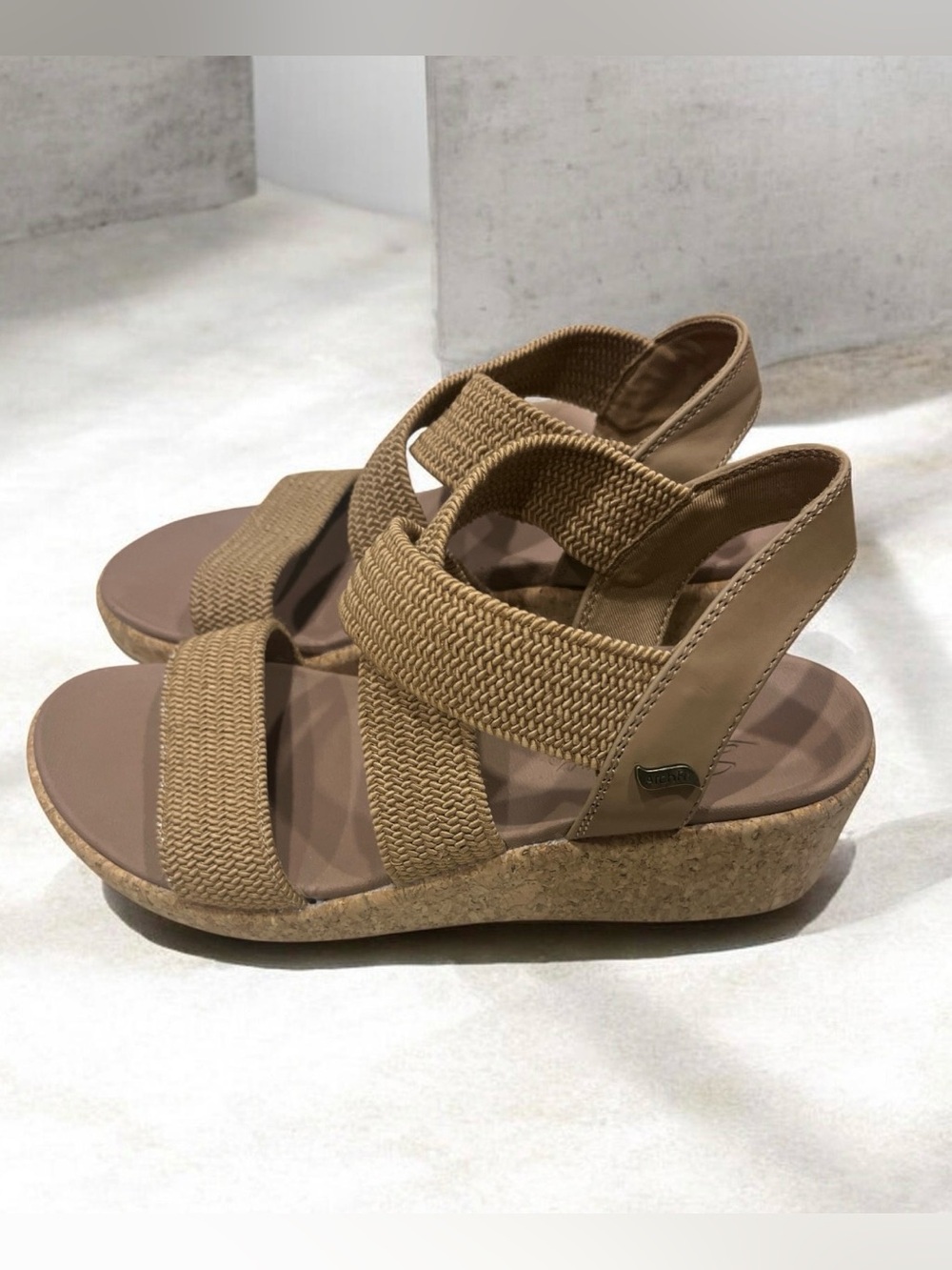 Skechers Arch Fit Beverlee Love Stays Wedge Sandals, Women’s size 7 Tan